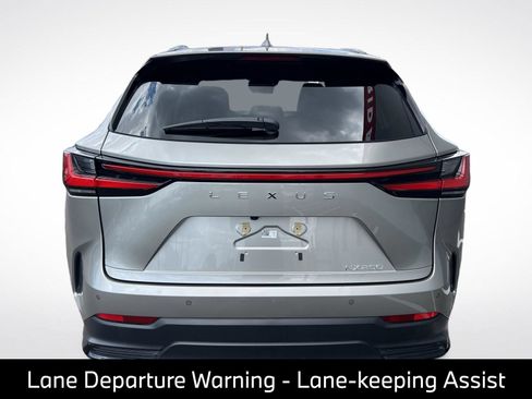 Used 2024 Lexus NX 250 FWD w/ Towing Package (2000 Lbs) image 7