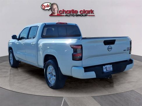 Used 2022 Nissan Frontier SV w/ Technology Package image 3