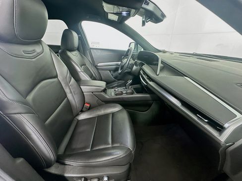 Used 2024 Cadillac XT4 Premium Luxury image 30