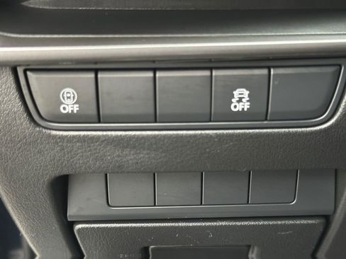 Used 2021 MAZDA MAZDA3 s image 22