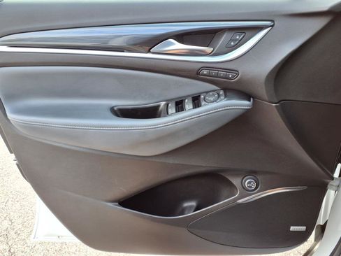 Used 2024 Buick Enclave Premium image 22