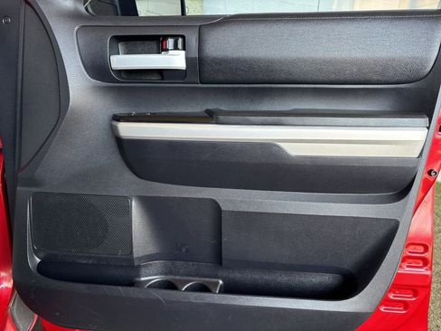 Used 2016 Toyota Tundra SR5 w/ SR5 Upgrade Package image 17