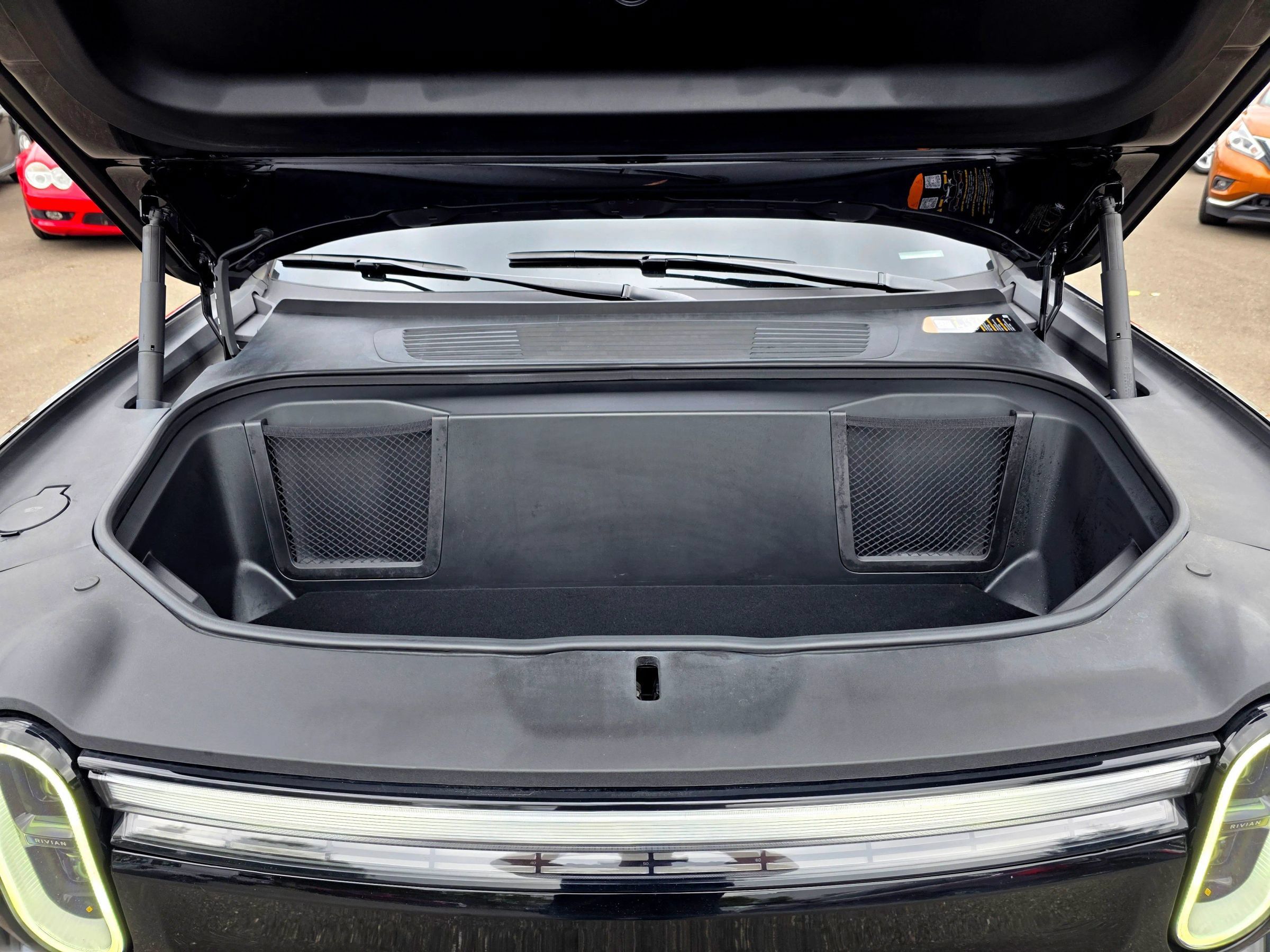 Used 2025 Rivian R1S Premium Dual AWD/4WD image 57