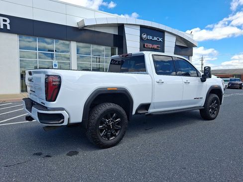 Used 2024 GMC Sierra 2500 AT4 w/ AT4 Premium Plus Package AWD/4WD image 6