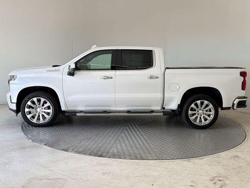 Used 2022 Chevrolet Silverado 1500 High Country w/ Safety Package II image 2