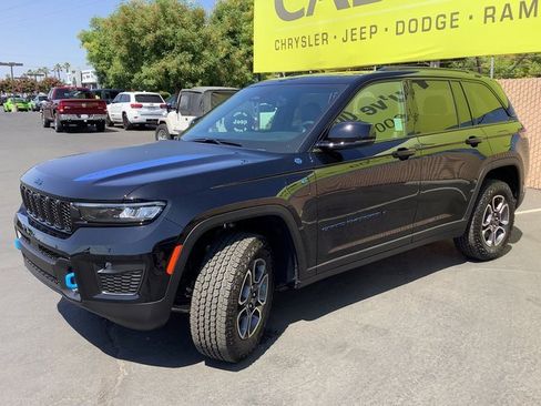 New 2023 Jeep Grand Cherokee Trailhawk w/ Luxury Tech Group III image 5