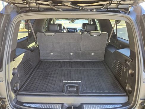 Used 2020 Cadillac Escalade ESV Platinum image 10
