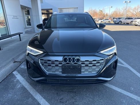 Used 2024 Audi Q8 e-tron Premium Plus image 2
