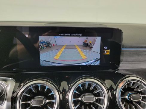 Certified 2022 Mercedes-Benz GLB 250 4MATIC image 31