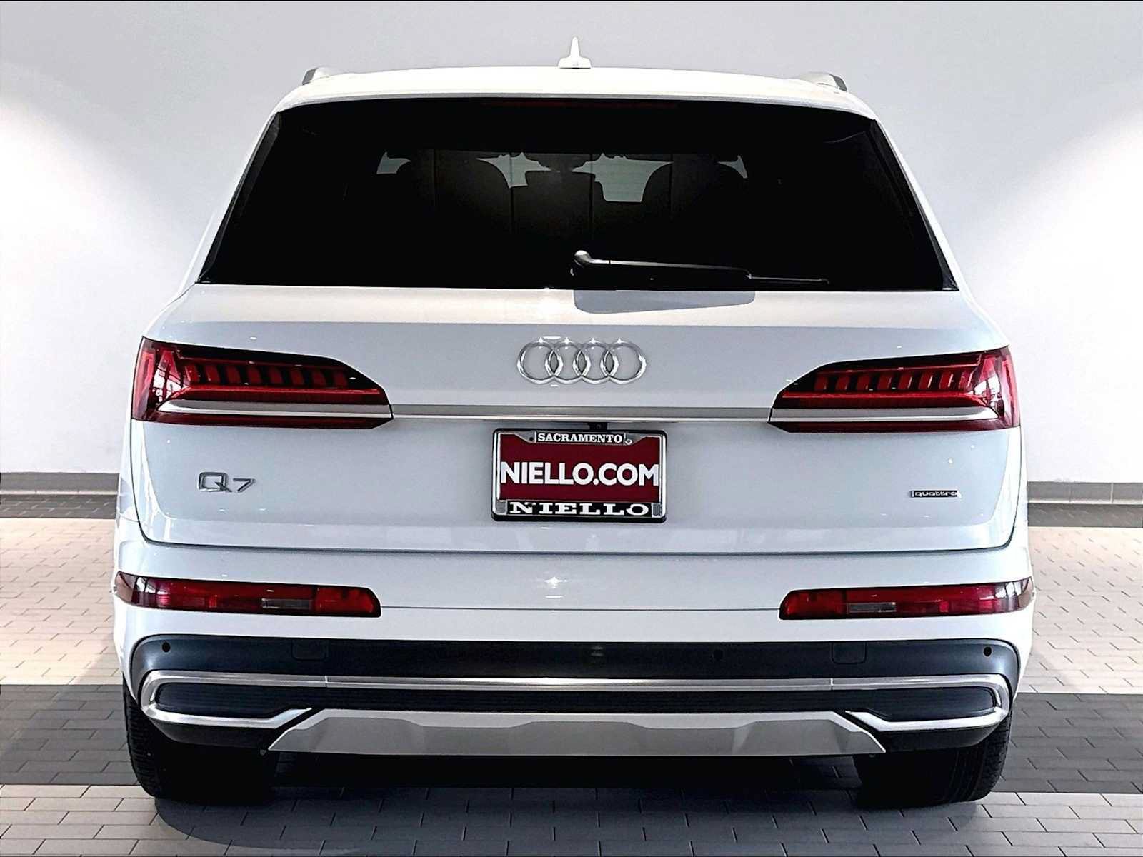 Used 2023 Audi Q7 2.0T Premium w/ Convenience Package AWD/4WD image 9
