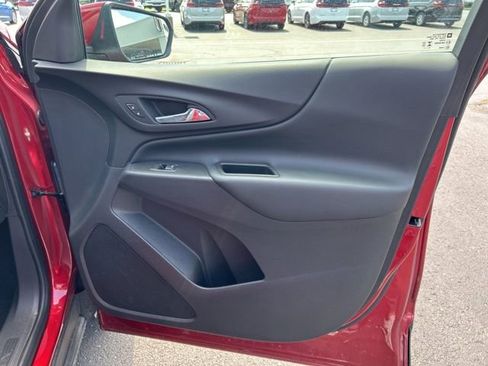 Used 2024 Chevrolet Equinox LT w/ LPO, Floor Liner Package FWD image 28