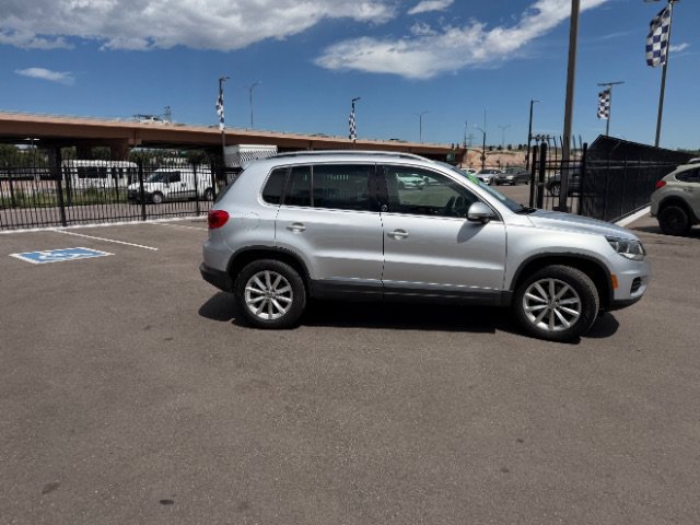 Used 2017 Volkswagen Tiguan Wolfsburg Edition AWD/4WD image 19
