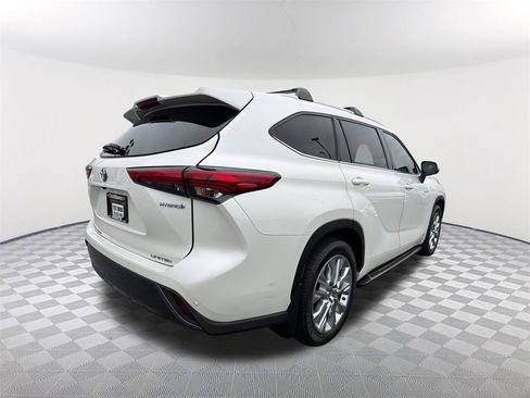 Used 2021 Toyota Highlander Limited image 5