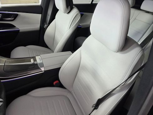 New 2026 Mercedes-Benz GLC 300 image 8