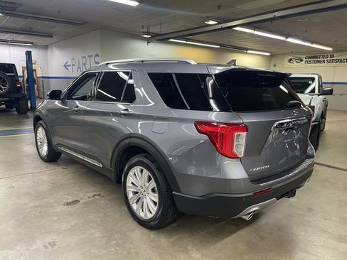 Certified 2022 Ford Explorer Limited w/ Limited Technology Package AWD/4WD image 5