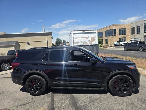 Used 2022 Ford Explorer ST w/ Equipment Group 401A AWD/4WD image 2