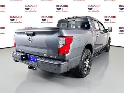 Used 2021 Nissan Titan SV w/ SV Convenience Package image 8