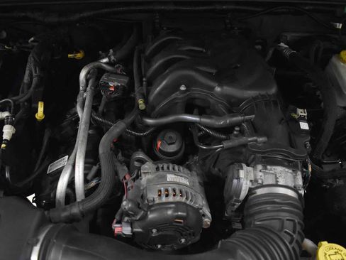 Used 2013 Jeep Wrangler Unlimited Sahara w/ Connectivity Group AWD/4WD image 29