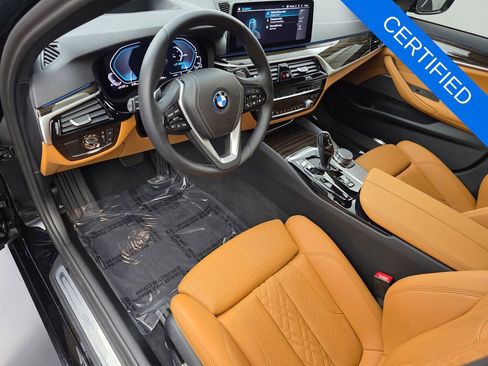 Used 2023 BMW 530e w/ Premium Package image 10