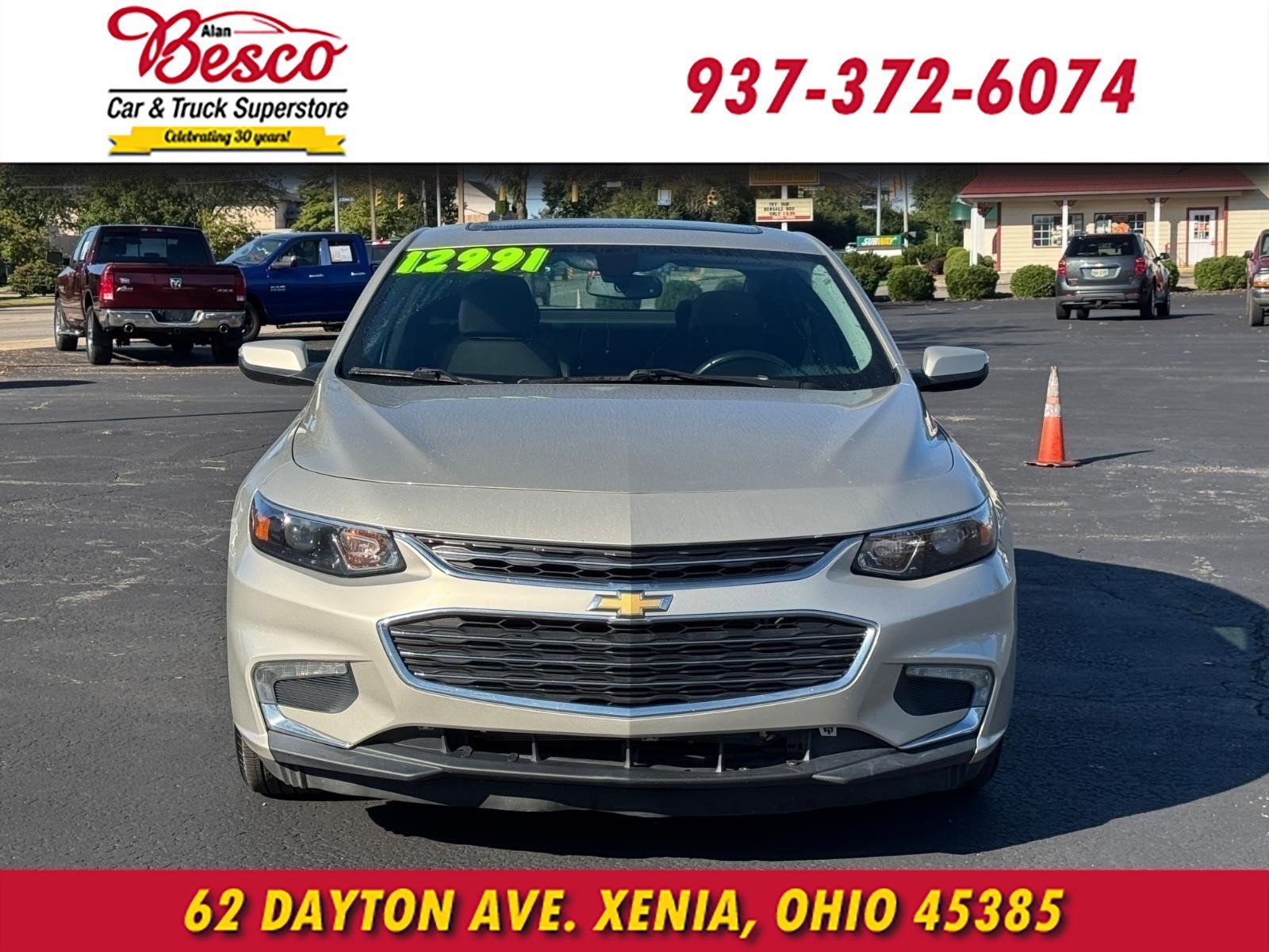 Used 2016 Chevrolet Malibu LT FWD image 2