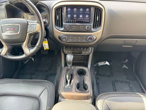 Used 2022 GMC Canyon Denali image 2