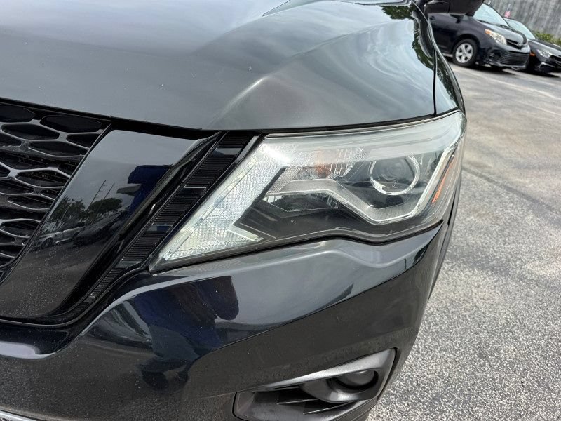 Used 2020 Nissan Pathfinder SL AWD/4WD image 12