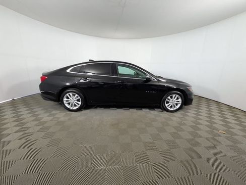 Used 2018 Chevrolet Malibu LT FWD image 2