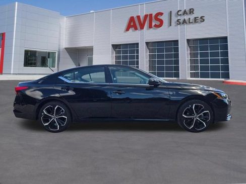 Used 2025 Nissan Altima 2.5 SR FWD image 5