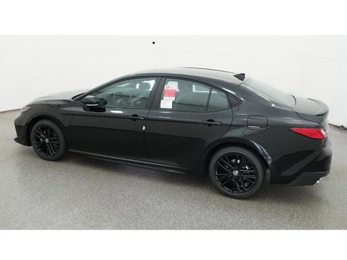 New 2026 Toyota Camry SE image 4