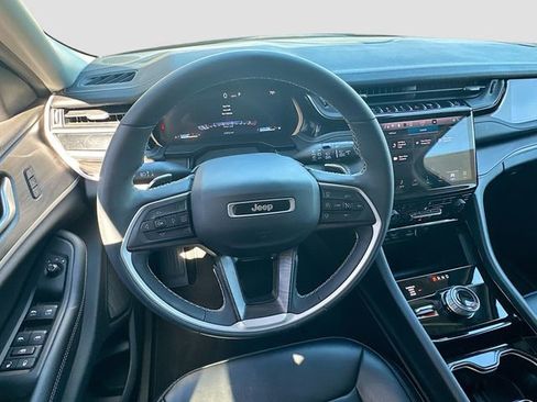 Used 2023 Jeep Grand Cherokee L Limited w/ Trailer Tow Group (B) image 12