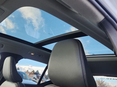 New 2025 Volvo XC40 B5 Core w/ Protection Package Premier image 12