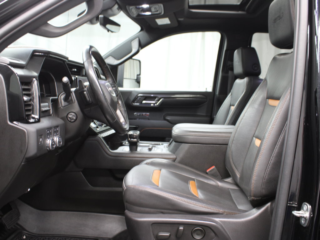 Used 2024 GMC Sierra 1500 AT4 w/ Technology Package AWD/4WD image 15