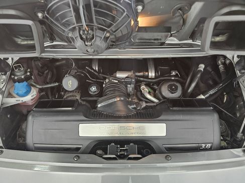 Used 2011 Porsche 911 Targa 4S image 3