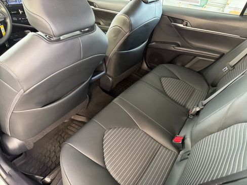 Used 2024 Toyota Camry SE FWD image 4