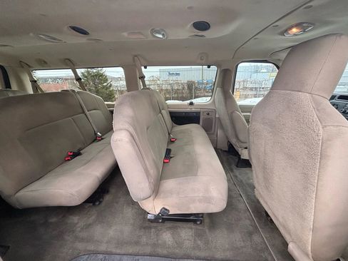 Used 2013 Ford E-350 and Econoline 350 XLT image 13