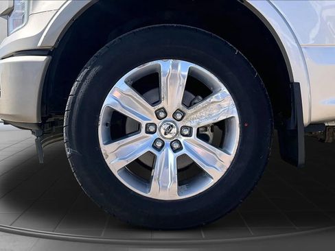 Used 2017 Ford F150 Platinum w/ Equipment Group 701A Luxury AWD/4WD image 40