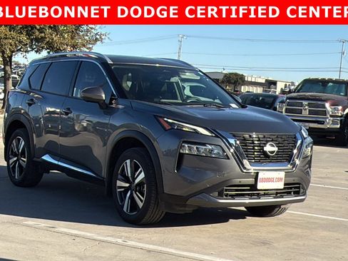 Used 2023 Nissan Rogue SL w/ SL Premium Package image 3