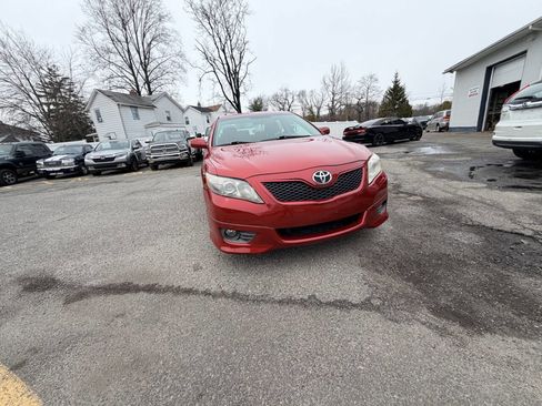 Used 2010 Toyota Camry SE image 4