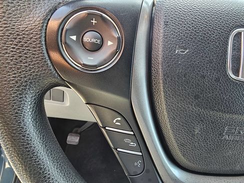 Used 2016 Honda Pilot LX image 22