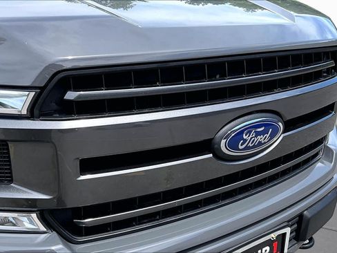 Used 2018 Ford F150 XLT w/ Equipment Group 302A Luxury AWD/4WD image 31