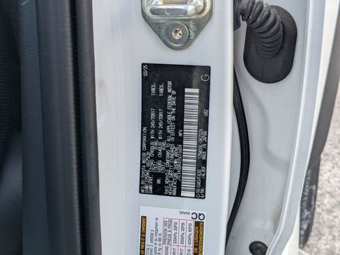 Used 2025 Toyota 4Runner SR5 image 38