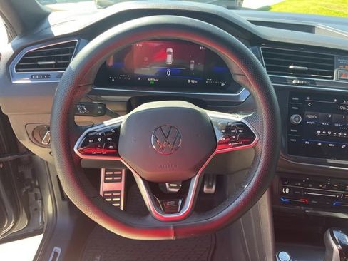 Used 2023 Volkswagen Tiguan SE R-Line FWD image 16