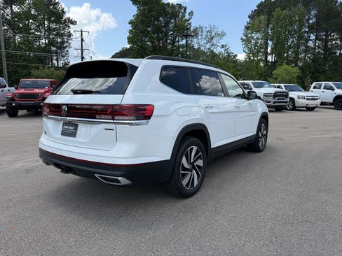 Used 2025 Volkswagen Atlas SE AWD/4WD image 6