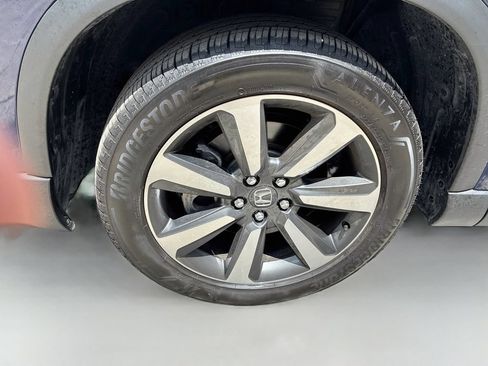 Used 2025 Honda Pilot Elite image 34