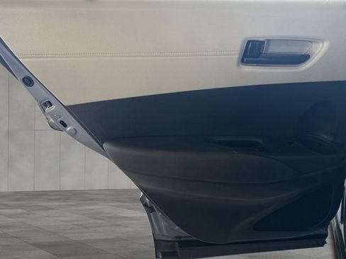 Used 2022 Toyota Corolla Cross LE image 19