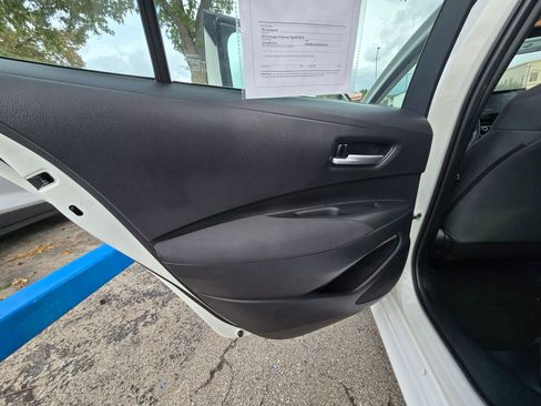 Used 2021 Toyota Corolla LE image 15