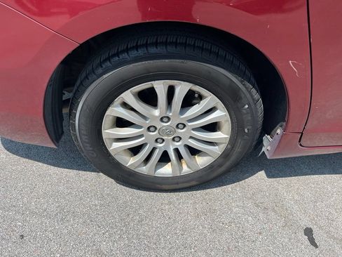 Used 2014 Toyota Sienna XLE FWD image 10