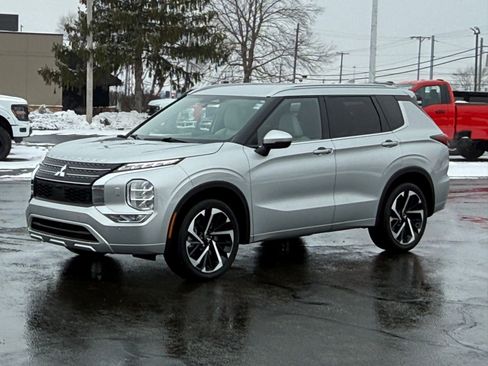 Used 2023 Mitsubishi Outlander SEL image 7