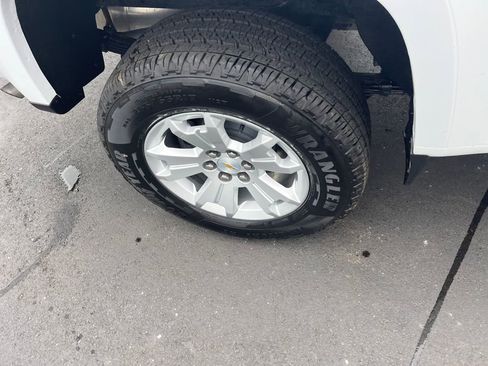 Used 2022 Chevrolet Colorado LT w/ Fleet Safety Package image 30