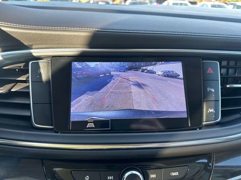 Used 2023 Buick Enclave Essence image 20